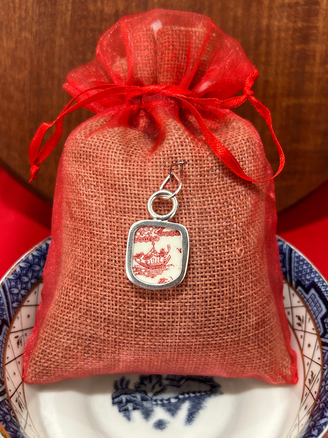 Red Sea Chaney Pendant